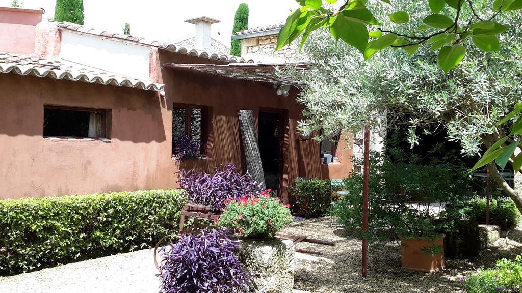 La Mazade De Saint Mamert Екстериор снимка